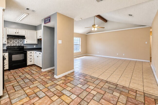 Building Photo - 4120 Tulip Tree Ct