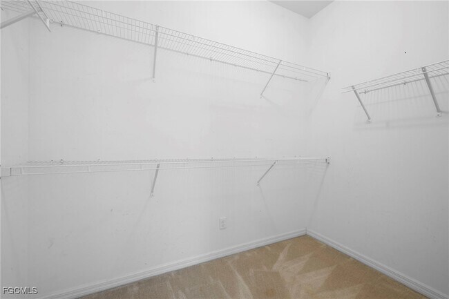 Building Photo - 1322 SW 22nd Ave