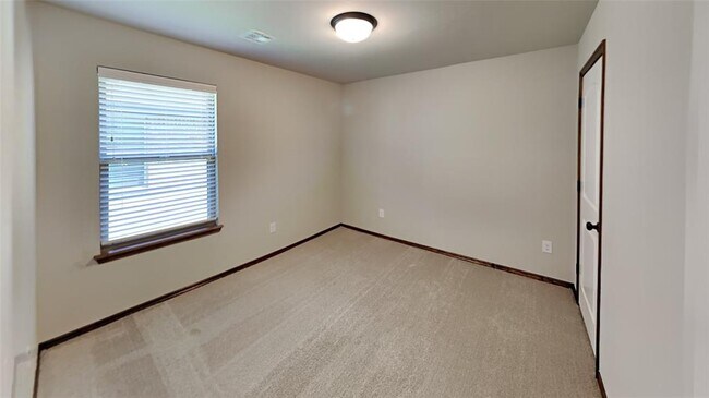 Building Photo - 10528 NW 41st St