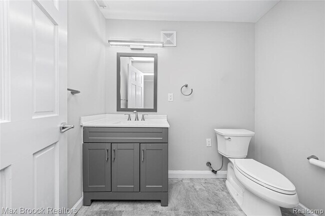 Building Photo - 2601 Lamplighter Ln