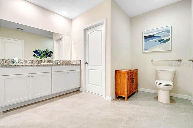 Building Photo - 2030 Maple Ridge Dr