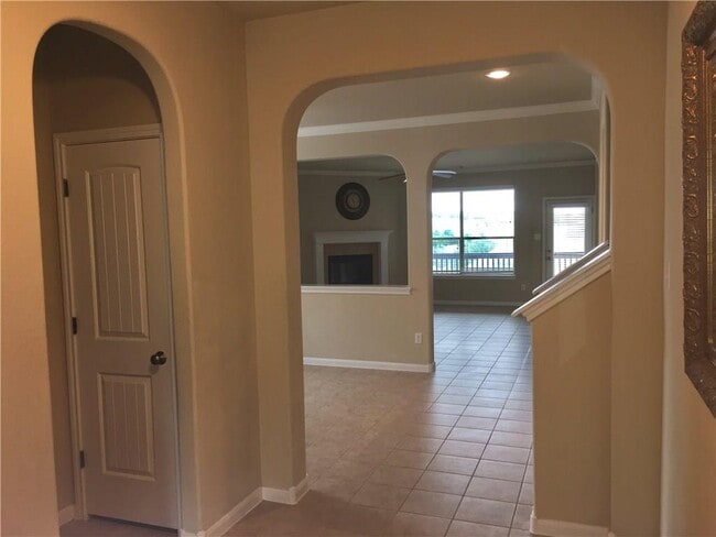 Building Photo - 7808 Meloncon Cove