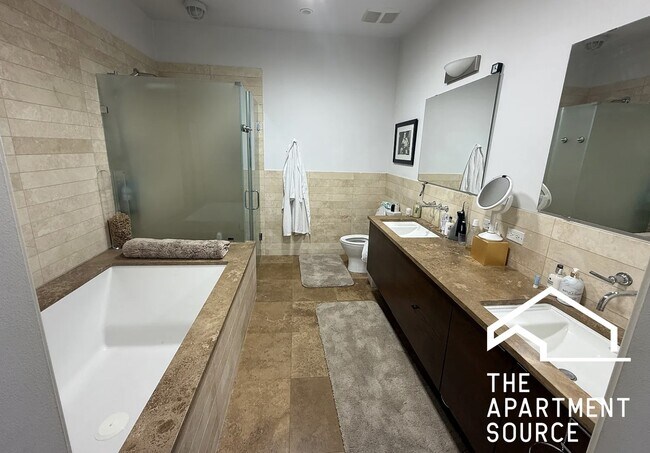 Building Photo - 175 N Ada St