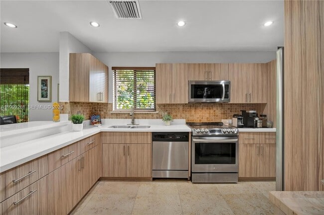 Building Photo - 3996 Estepona Ave