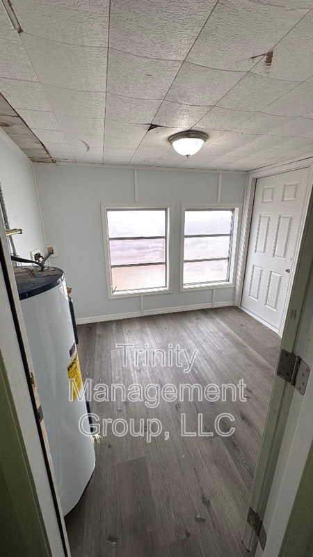 Building Photo - 2021 Pleasure Dr