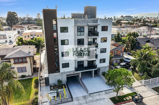 Building Photo - 1538 S Wilton Pl