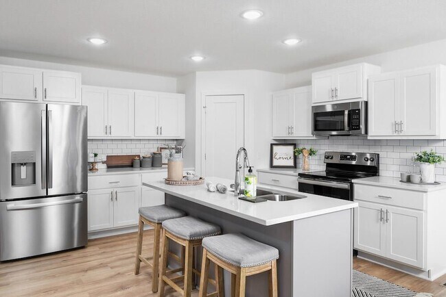 Building Photo - 310 Great Plns St