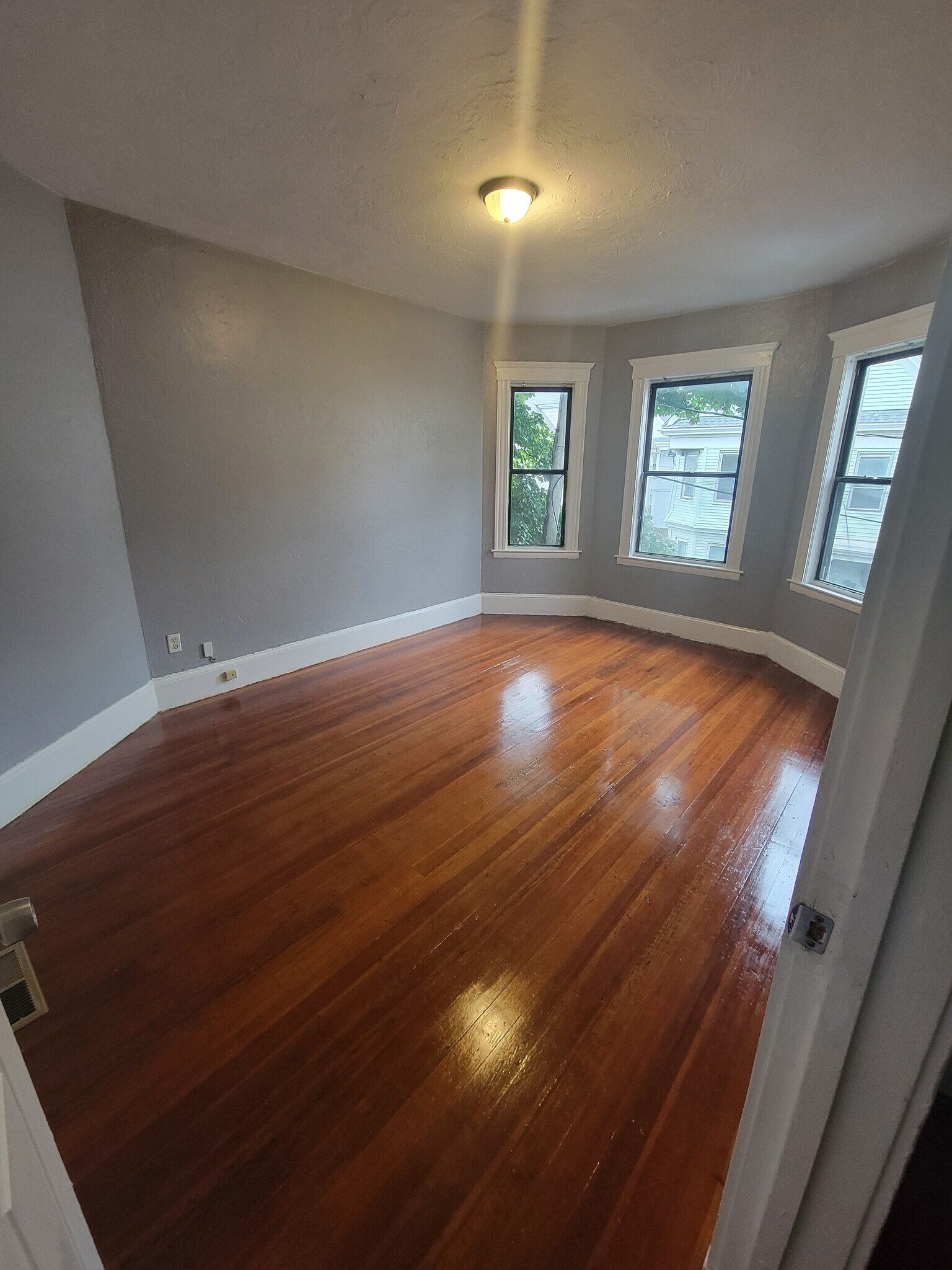 Bedroom 1 - 76 Bellevue St
