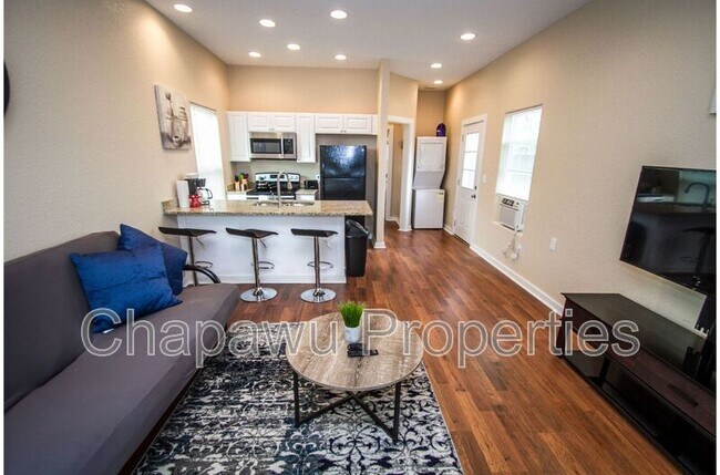 Primary Photo - 123 Douglas Way St