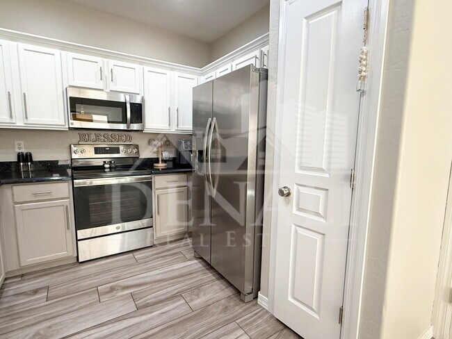 Building Photo - 2855 S Key Biscayne Dr