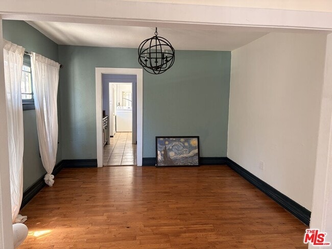 Building Photo - 1183 W 37th Dr