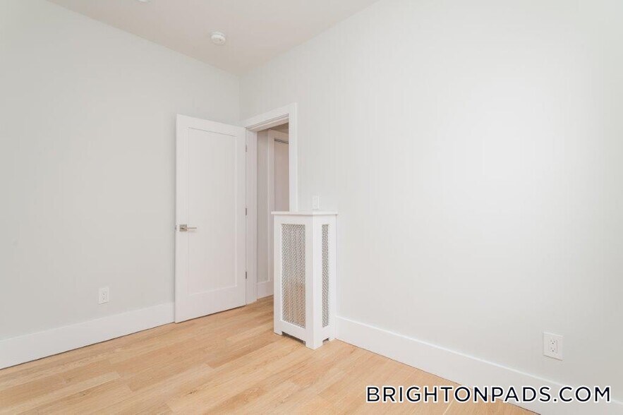 Building Photo - 8 Elko St