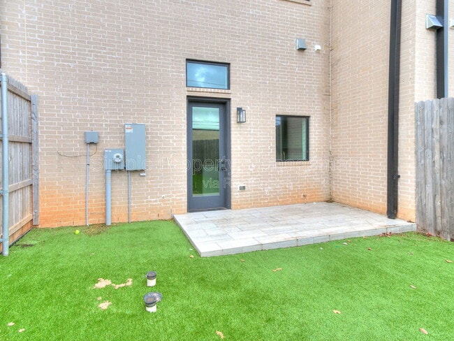 Building Photo - 821 NW 8th St