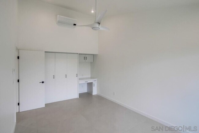 Building Photo - 14066 Crest Way
