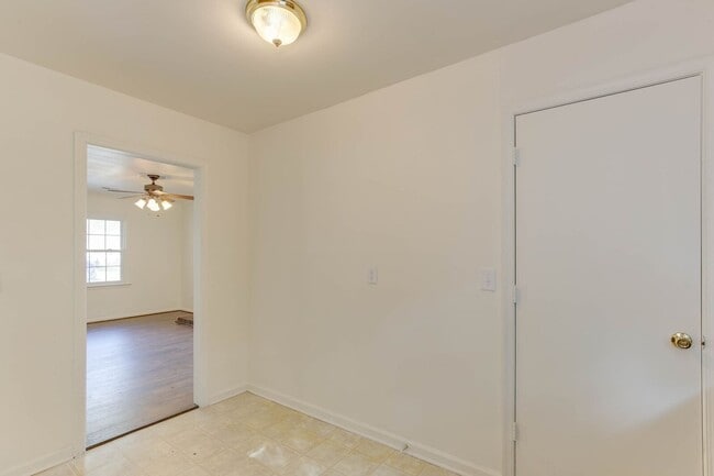 Building Photo - 20 Jolama Dr