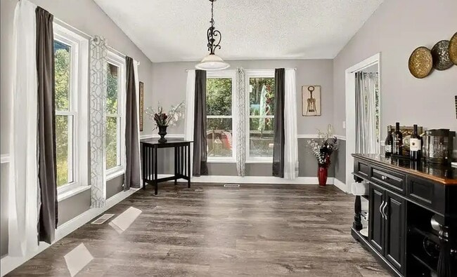 Building Photo - 535 Brandywine Dr