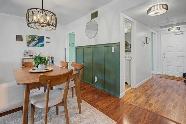 Building Photo - 3930 Oaks Clubhouse Dr