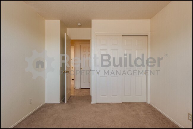 Building Photo - !!!PRICE IMPROVMENT!!!