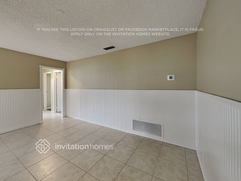 Building Photo - 11385 NW 41st St