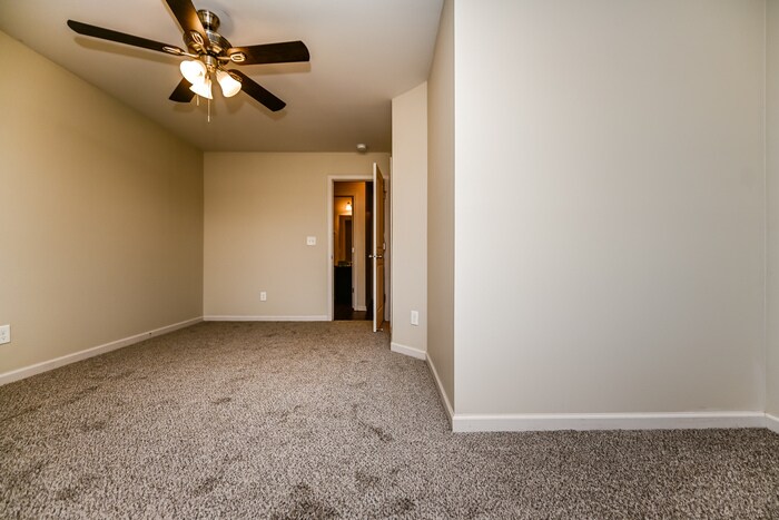 Building Photo - 2415 Marlin Dr