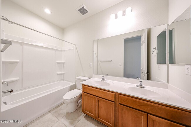 Building Photo - 7148 W Bent Tree Dr