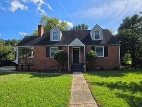 Building Photo - 3523 Chapel Dr