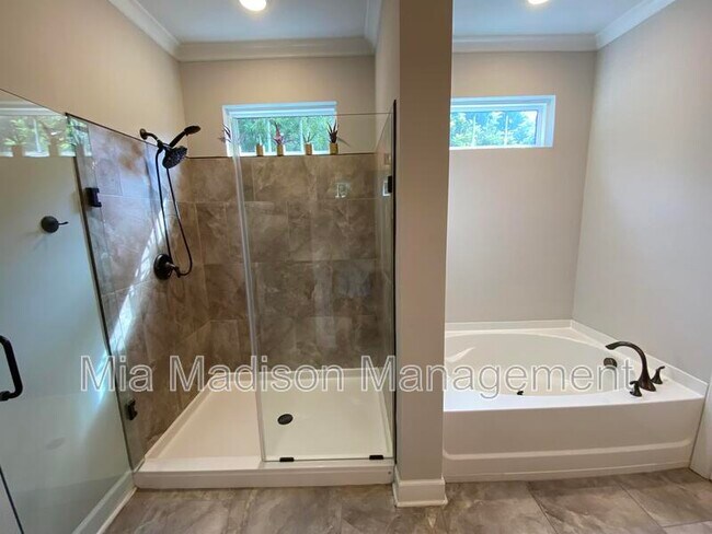 Building Photo - 54 Misty Marsh Dr