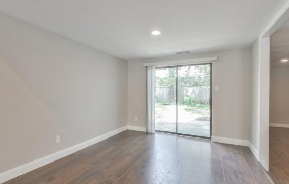 Building Photo - 2119 Woodstream Dr