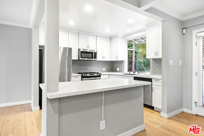 Building Photo - 11423 Sunshine Terrace