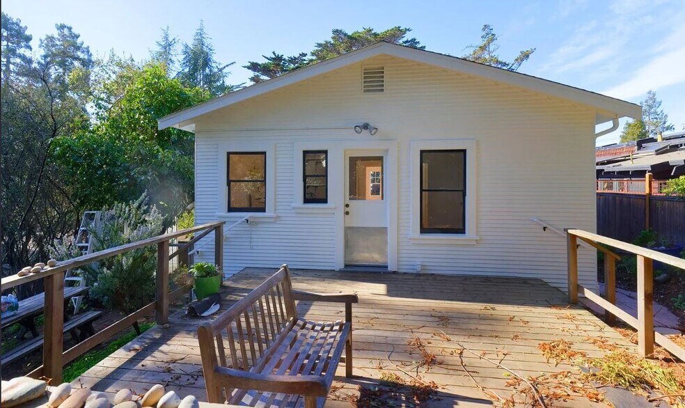 Building Photo - 49 Beverly Rd