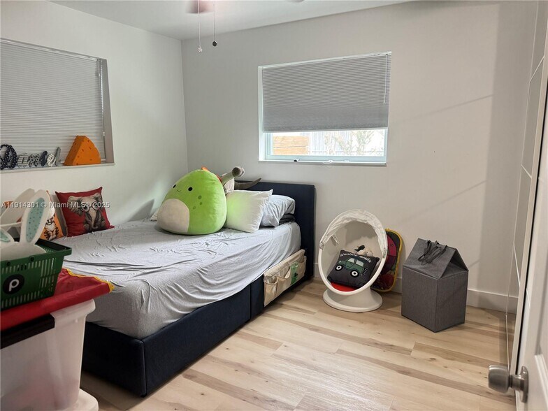 Building Photo - 3807 Hayes St