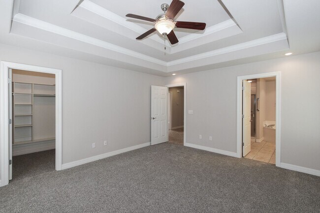 Building Photo - Stunning 3 Bedroom Home in Farmington