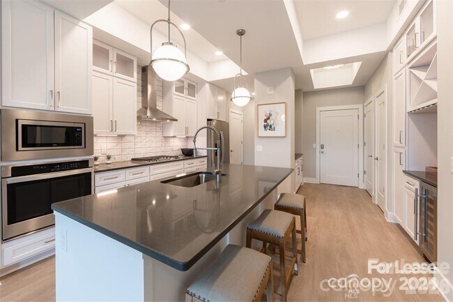 Building Photo - 13230 Ballantyne Corporate Pl