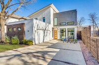 Building Photo - 5326 Manett St