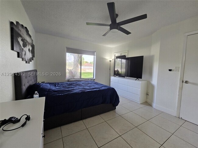 Building Photo - 1001 Coral Club Dr