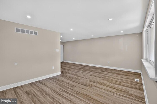 Building Photo - 9312 Edmund St