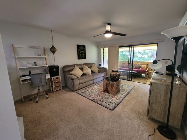 Building Photo - Available now! Maui Gardens One bedroom on...