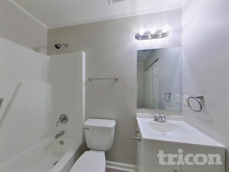 Building Photo - 6617 Flat Rock Dr