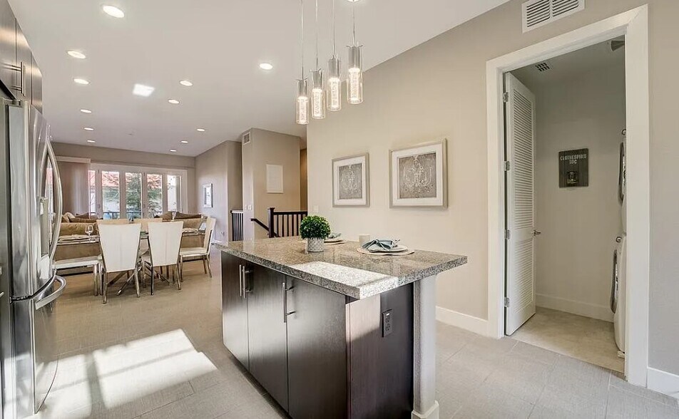 Building Photo - 2415 Stearman Ct