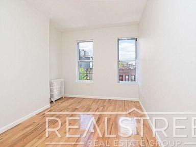 Building Photo - 3 Bed 1 Bath in PLG!
