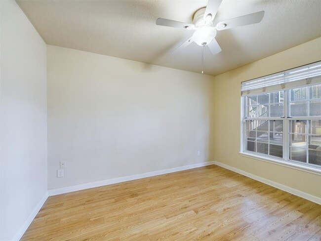 Building Photo - 7685 Northcross Dr