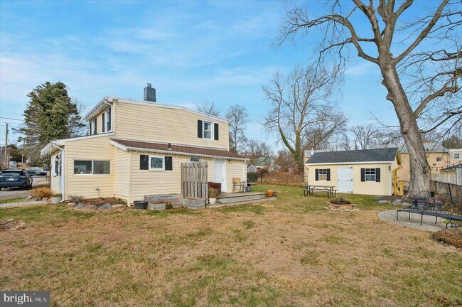 Building Photo - 407 Emerald St