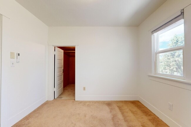 Building Photo - Farmhouse - Showings now Available