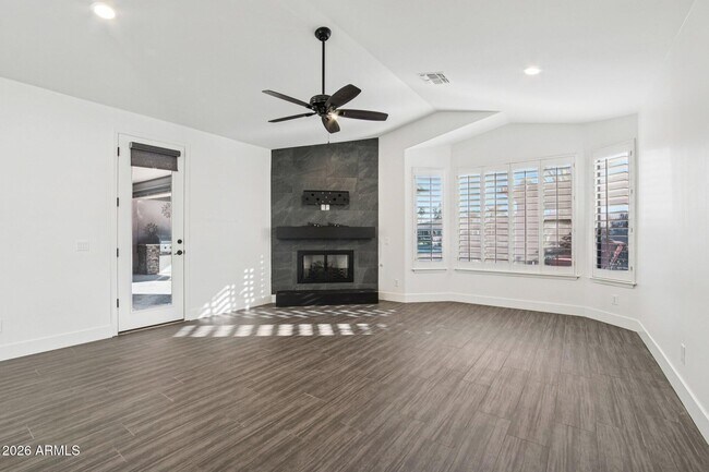 Building Photo - 6991 W Firebird Dr