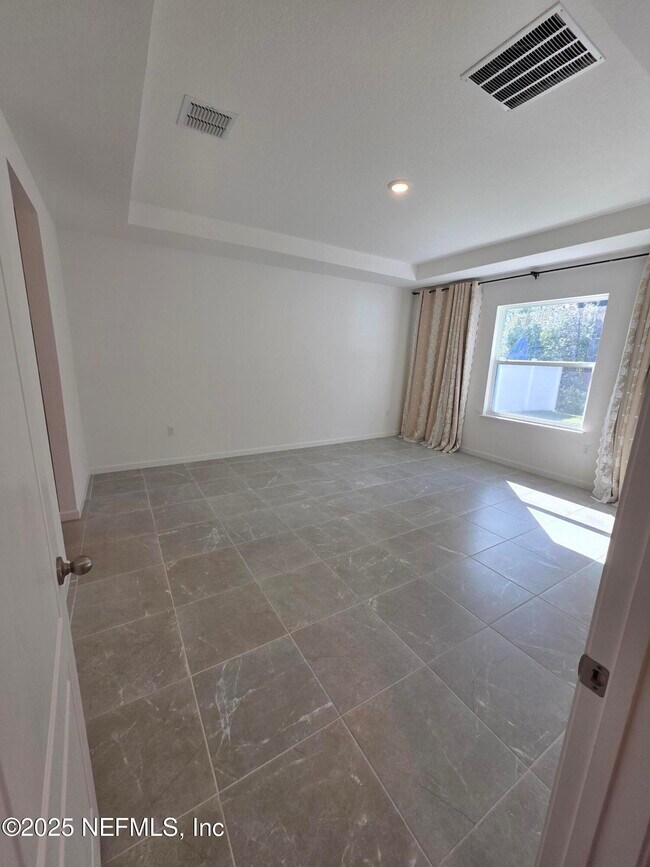 Building Photo - 3233 Crocus Ln