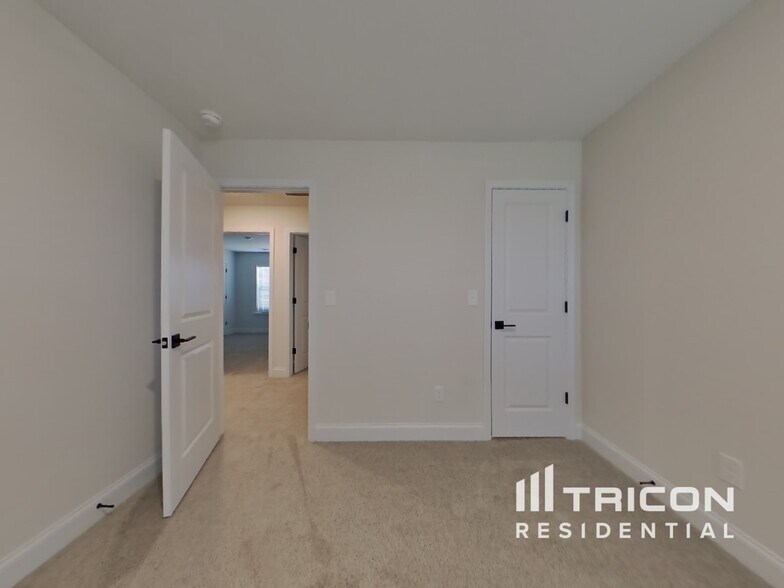 Building Photo - 615 Cantrell Dr
