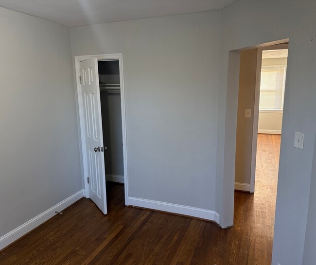 Building Photo - Cozy renovated 2 bedroom apartment