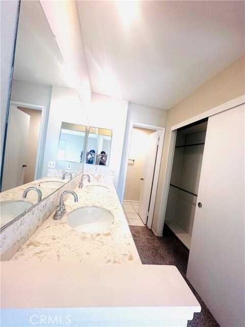 Building Photo - 9723 La Jolla Dr