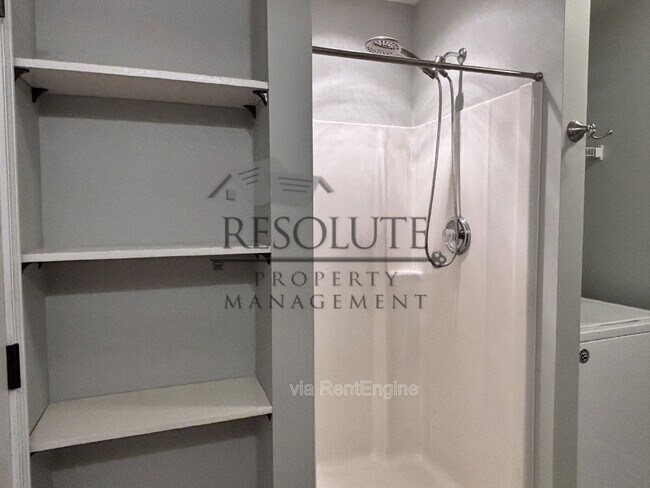 Building Photo - 3839 Cary Glen Blvd