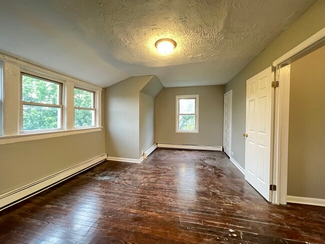 Building Photo - 35 Schuyler Ave